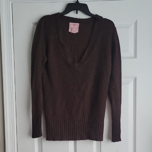 Brown V-Neck Women's Sweater - Picture 1 of 10